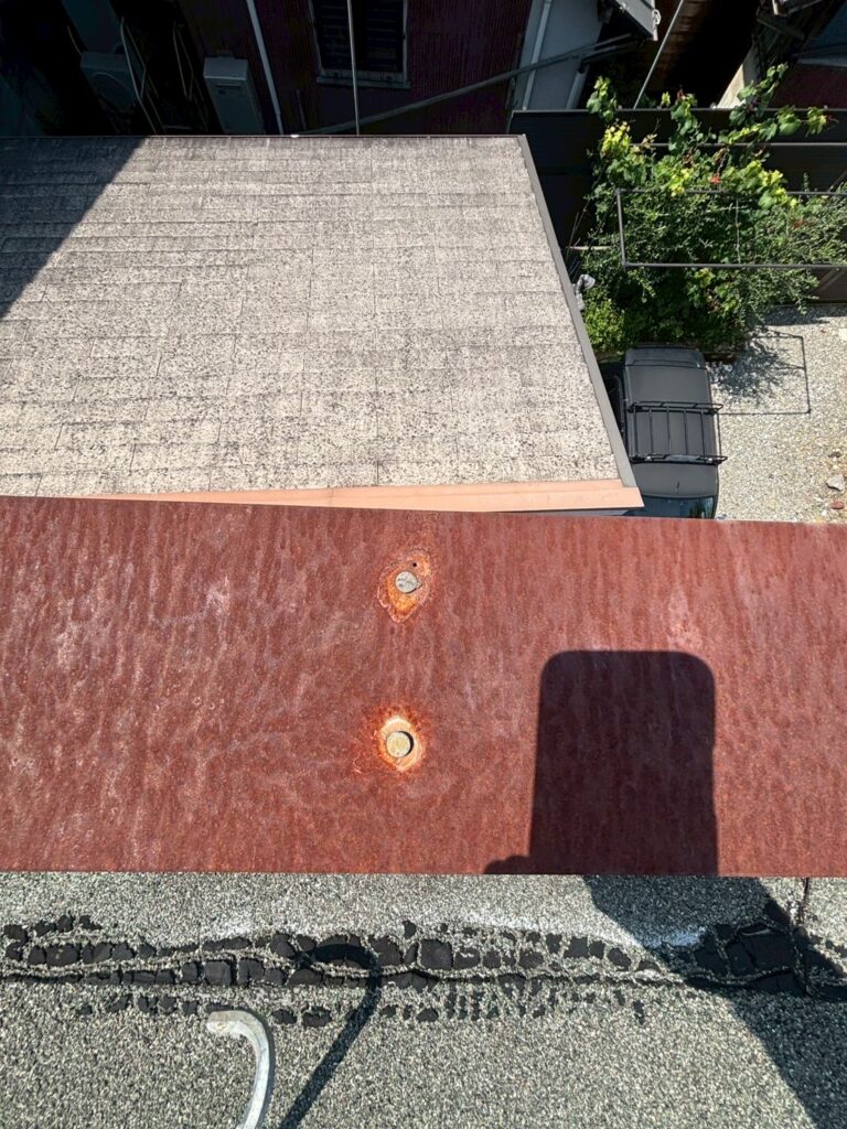 雨漏り原因部笠木板金シール工事